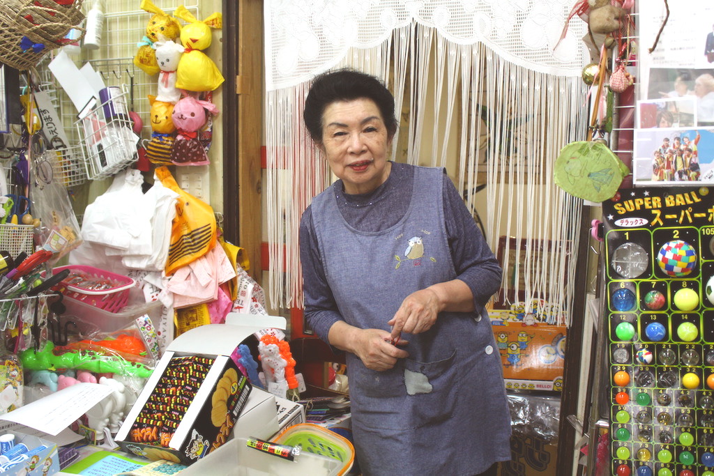 大阪の駄菓子屋・趣味の店「ホリイケ」から広がる中崎町一優しい世界